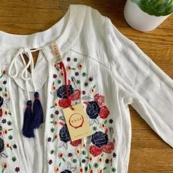 NWT Raga White Embroidered Long Sleeve Romper with Tassel Tie Size S | Bohemian - Picture 6 of 11